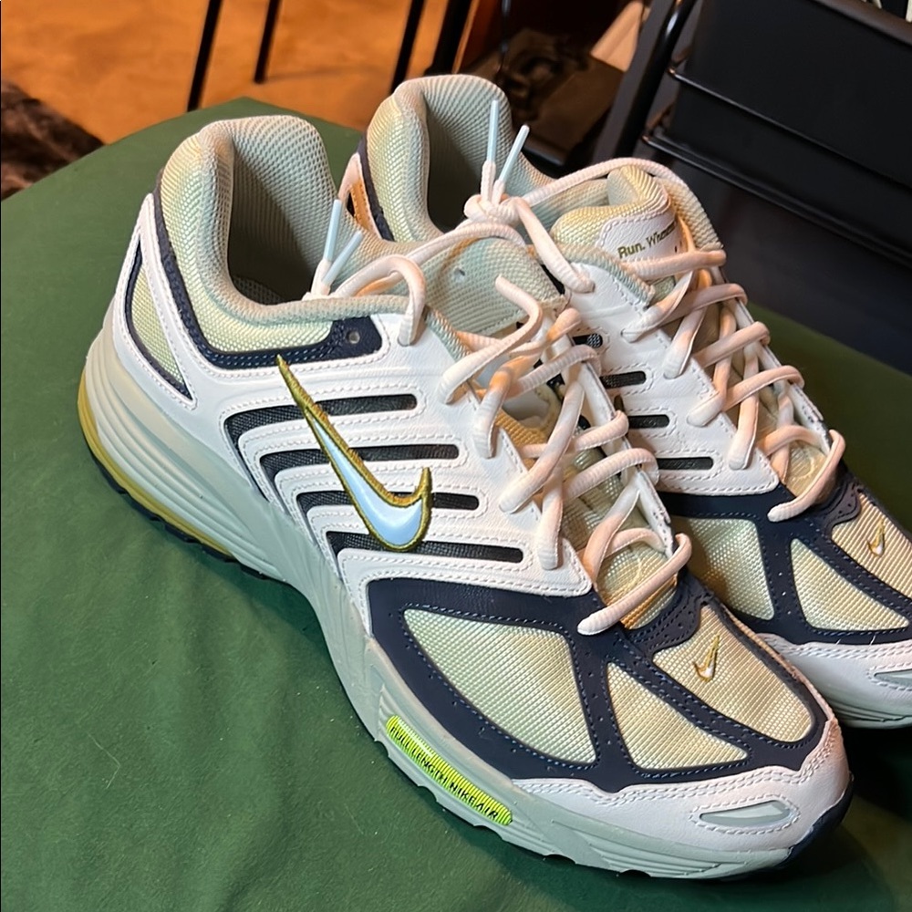 Nike men’s air Pegasus  - White and Navy Green